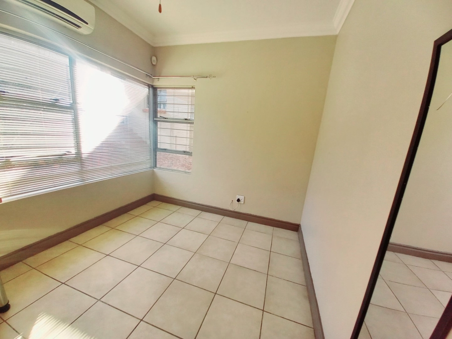 To Let 2 Bedroom Property for Rent in Dassie Rand North West